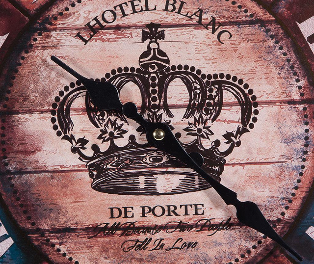 Стенен часовник Royal Hotel