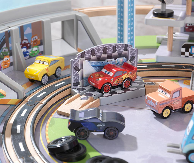Cars Racetrack Játék kisautó asztallal és kiegészítők