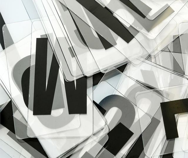 Светеща декорация с букви и символи Message High