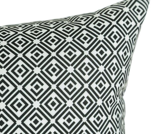 Декоративна възглавница Manolya Black White 30x50 см