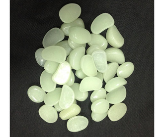 Комплект 50 флуоресцентни камъчета Pebble Green