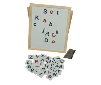 Tabla de scris din lemn cu alfabet magnetic, litere mari si mici, pentru copii