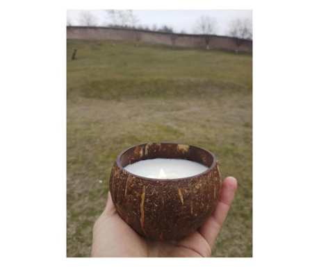 Lumanare decorativa in coaja de nucă de cocos - Parfum Vanilie - Culoare alba-Ceară de soia si cocos-Turnată manual - 100% biode