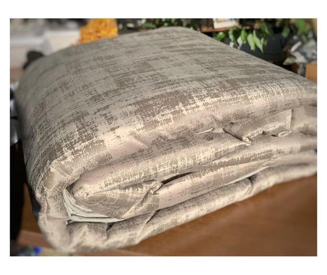Кувертюра Baker Beig с размер 180х270см. и 1 бр. калъфка 40/60 см.  180х270см.