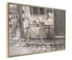 Plakat Artgeist - Old Bicycle - Zlat okvir - 60 x 40 cm