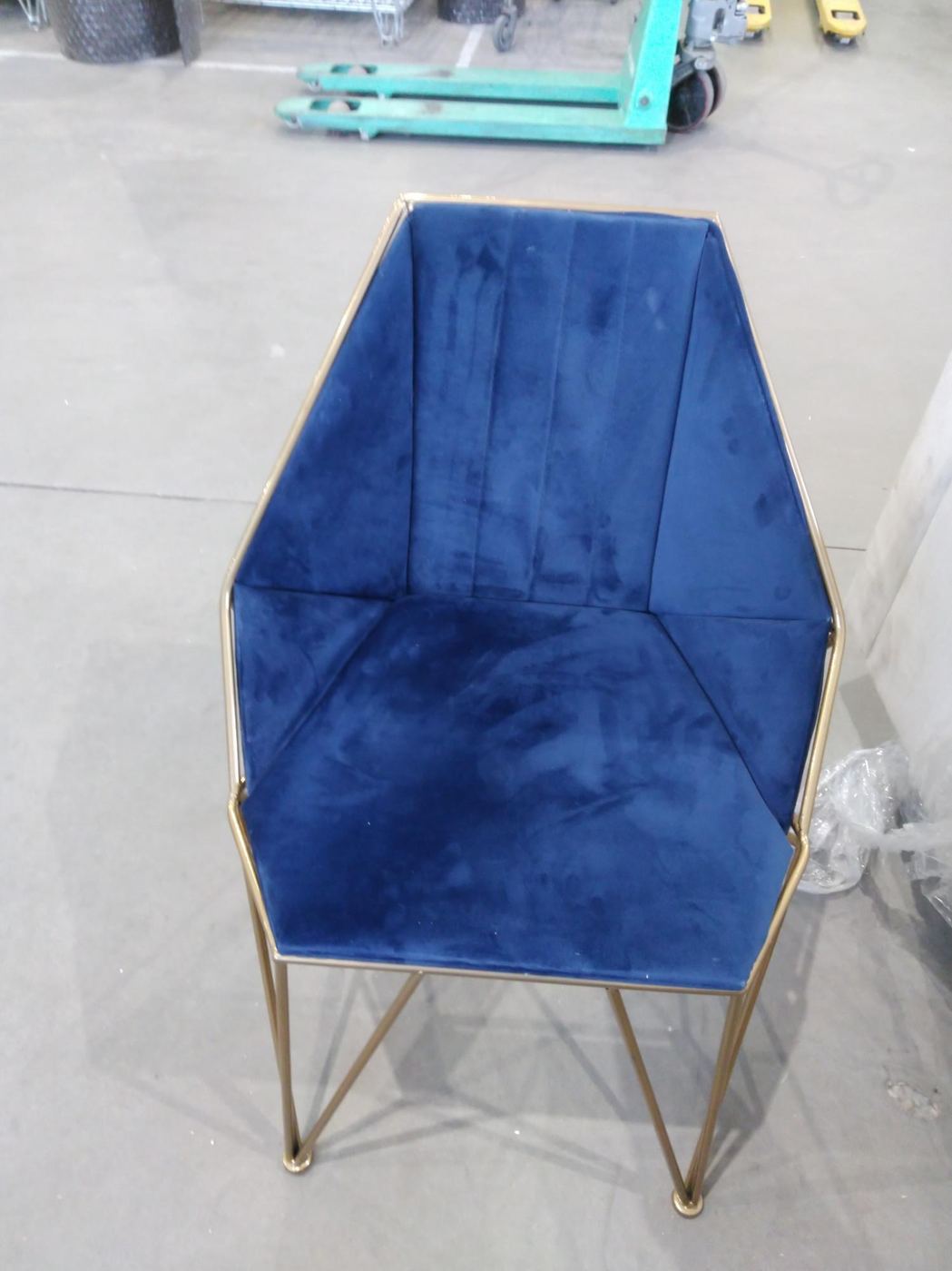 Stolica Karla Blue - 5
