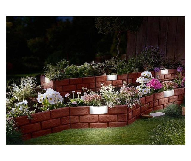 Dekoratív kerti kerítés napelemes világítással, 4 db-os készlet, 42x29 cm