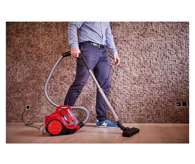 Прахосмукачка без торба ROWENTA Swift Power Cyclonic RO2913EA, 750W, Клас A, 3 нива на филтрация, Червен