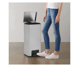 Srebrna 30L posoda za smeti iz nerjavečega jekla proti prstnim odtisom s pedalom