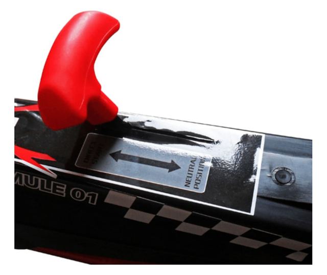 Crveni Go kart s podesivim sjedalom pedalama