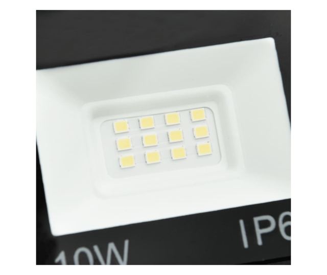 2 db hideg fehér fényű LED-es reflektor 10 W