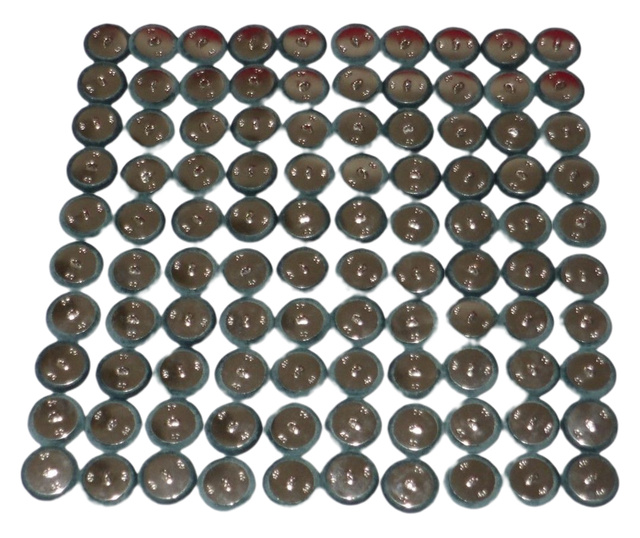 Set 100 nasturi metalici cu picior rotunzi, imbracati in catifea verde petrol 2.5 cm marimea 40
