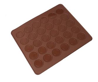 Covor din silicon pentru  Macarons, 25 de cavitati, Maro, 28 cm, 250COF