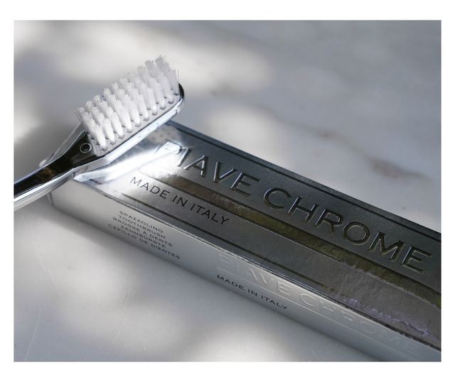 Piave Střední zubní kartáček pokovený chromem
