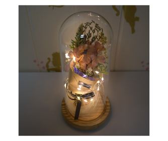 Цветна аранжировка в стъклен купол, Led светлина, D4049, Viores Pale Orange