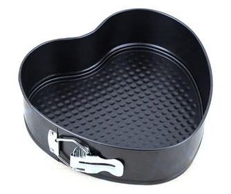 Fém tepsi Pufo kiadós sütemények sütéséhez szív alakú, kivehető talppal, 24 cm