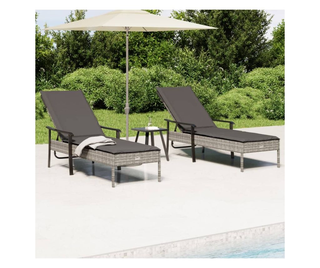 Polirattan 2 db-os napozóágy asztallal és szürke párnákkal