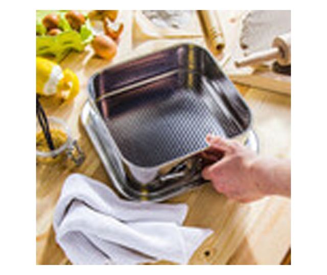 Forma tort 24x24x8cm, baza detasabila texturata, SNB