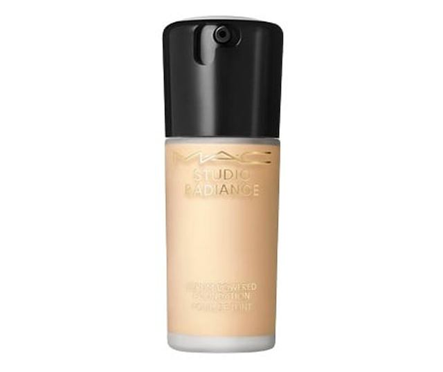 Alapozó, hidratáló, MAC, Studio Radiance Serum Powered, NC15, 30 ml