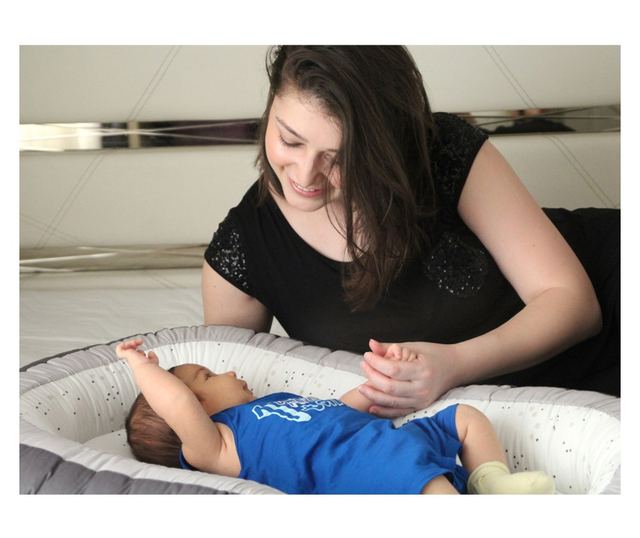 Babynest cu 2 fete BabyJem luxus szülők között (Culoare: Bleu)