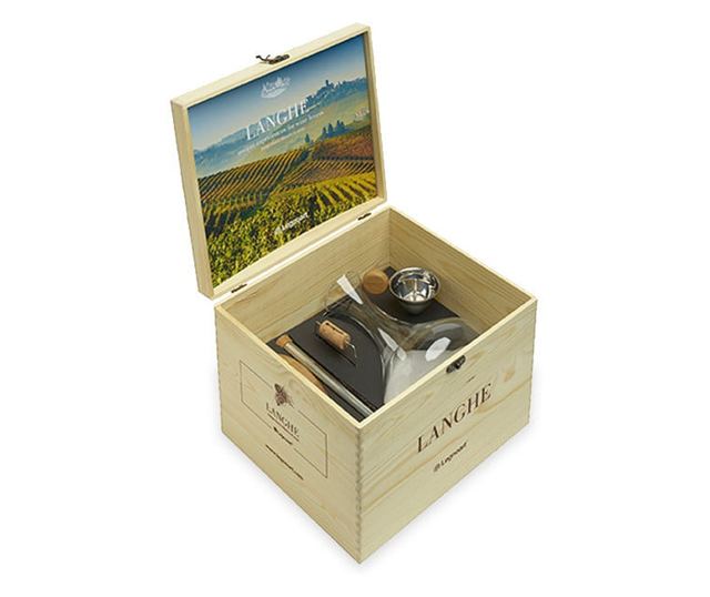 Legnoart boros dekanter ajándékkészlet, Langhe, 4 db, fúvott kristály dekanter, ólommentes, űrtartalom 2,5 L, tölgy prezentációs