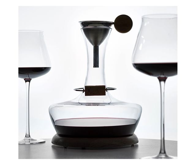 Legnoart boros dekanter ajándékkészlet, Langhe, 4 db, fúvott kristály dekanter, ólommentes, űrtartalom 2,5 L, tölgy prezentációs