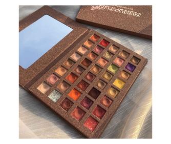Paleta de farduri cu 40 de culori pigmentate, Maro cu sclipici,