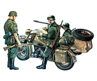 Italeri BMW R75 oldalkocsis motor műanyag modell (1:35)