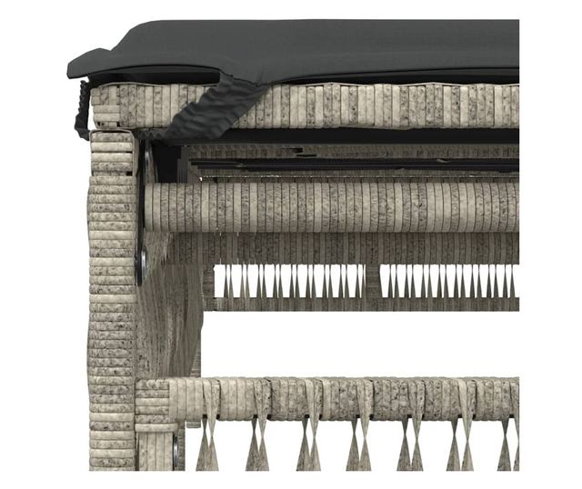 világosszürke polyrattan napozóágy párnával