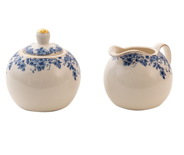Cukortartó és tejeskanna készlet, fehér-kék porcelán, 11x9x8 cm, 9x9 cm