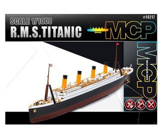 Academy R.M.S TITANIC MCP hajó műanyag modell (1:1000)