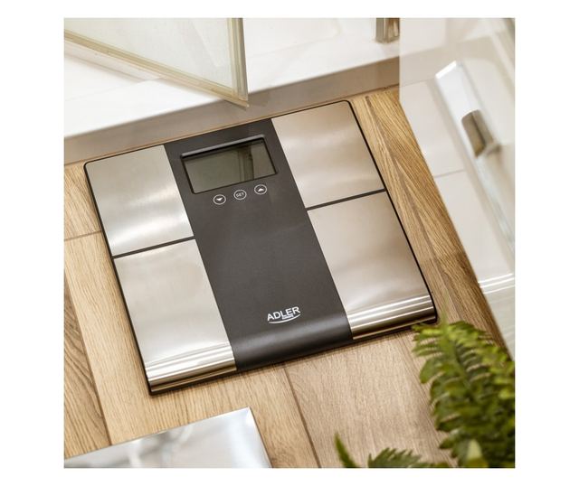 Кантар Adler AD 8165, До 225 кг, Памет за до 10 потребителя, LCD дисплей, 3 x AAA, Инокс/Черен