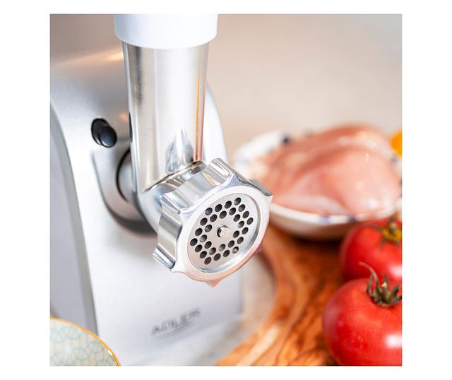 Месомелачка 1500W със сито за кълцане