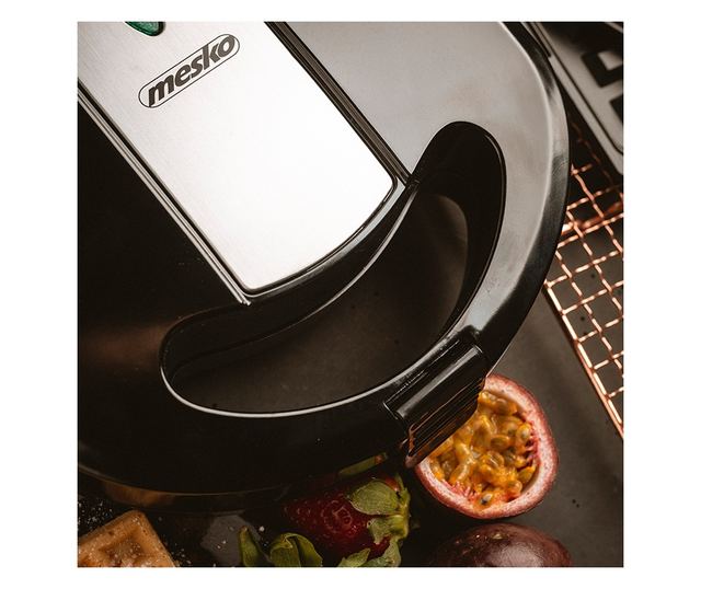 Sandwich Maker 3-in-1 Mesko: Multifunctional si Usor de Folosit
