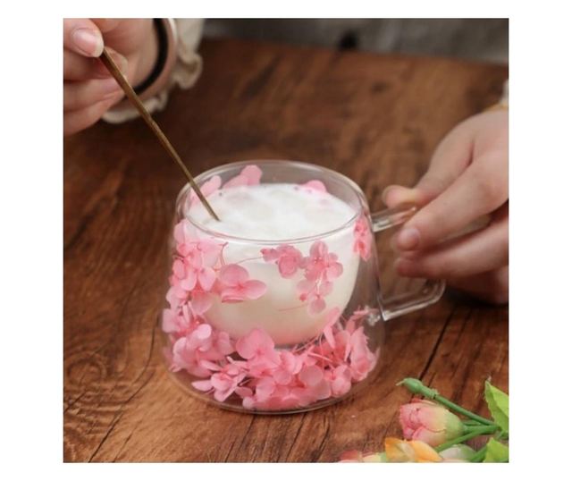 Ružičasta šalica sa suhim cvijećem, dvostruka stijenka, borosilikatno staklo, toplinska izolacija, hortenzija, 180 ml