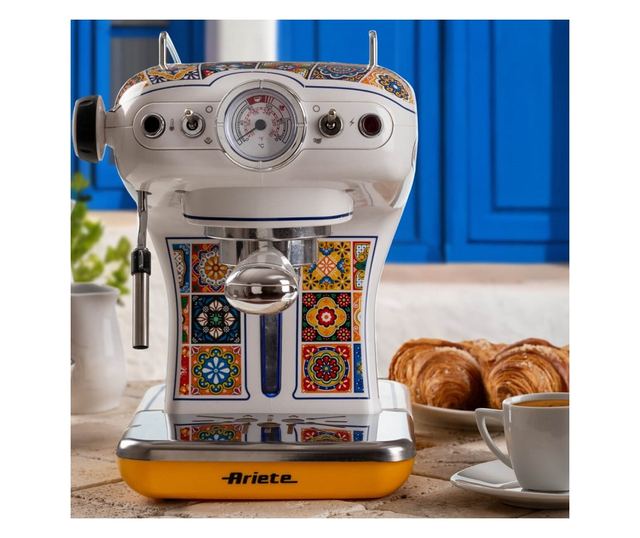 Kávéfőző Ariete Positano 1389/1P, 850 W, 15 bar, 0,9 l, Tejgőzölő, őrölt és ESE hüvely, fehér/sárga