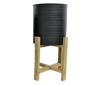Set valovitih metalnih žardinjera s drvenim nogama