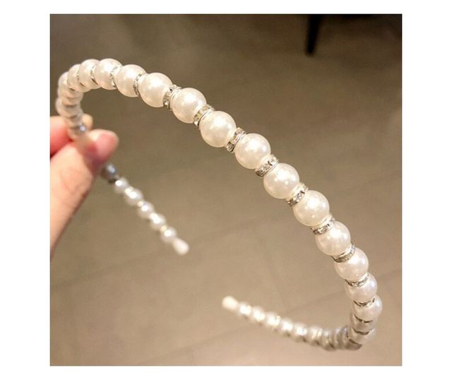 Cordeluta eleganta Pufo Pearl pentru par cu margele albe, tip perle