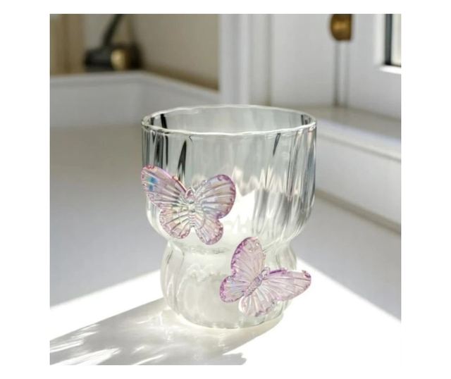Steklen kozarec iz borosilikatnega stekla, valovite stene in vijolični metulji, 260 ml