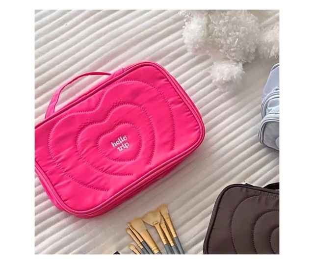 Kozmetična torbica, prešita, z ročajem, ciklamen barva, 24x9x15 cm, eCarla, KS132R