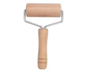 Sucitor practic Pufo Paste din lemn tip rola cu maner pentru intins aluat, pizza sau gogosi