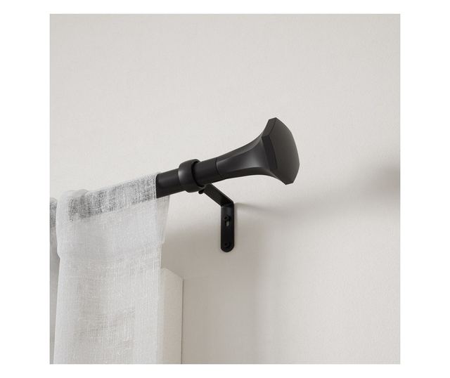 Crna karniša za zavjese