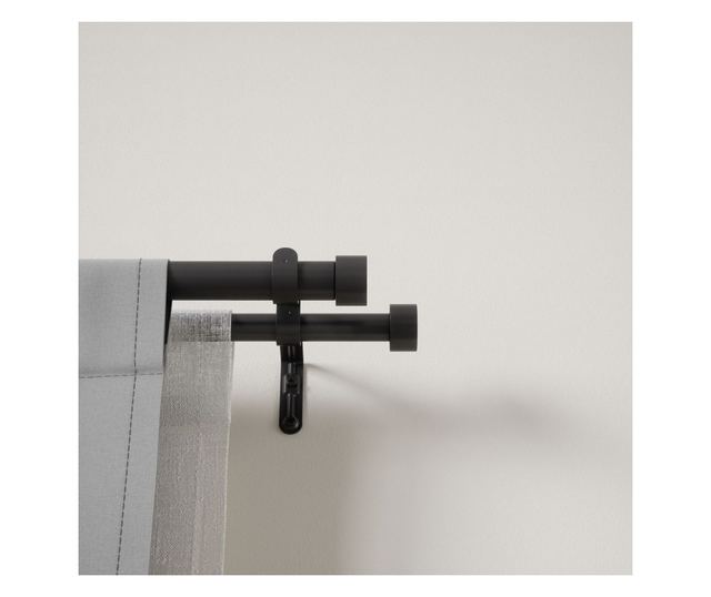 Crna karniša za zavjese