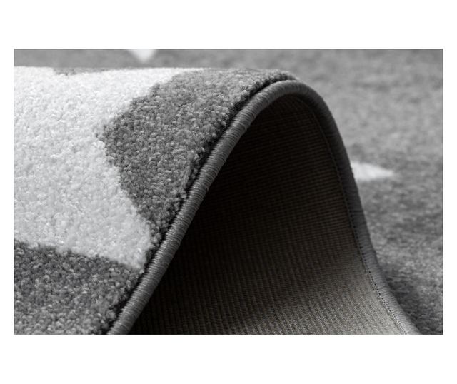 Сив детски килим с геометричен модел 140x190