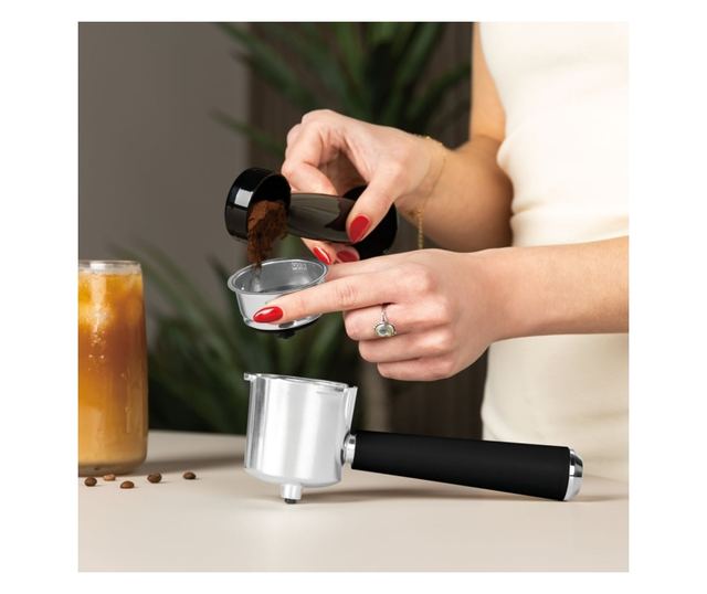 Digitális eszpresszógép 3 az 1-ben matt fekete Berlinger Haus BH/9851