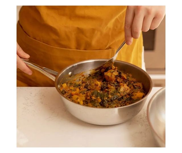 Stellar Profile serpenyő, 18/10 rozsdamentes acél, 24 cm, ezüst