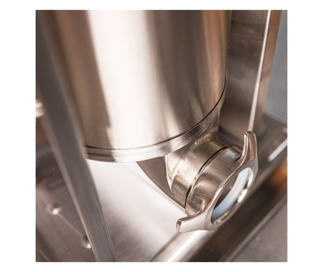 Klausberg KB 7930 Kolbásztöltő, 5kg, Manuális, 4 Rozsdamentes Acél Tölcsér, Légtelenítő Szelep, Kivehető Henger