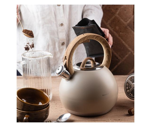 Klausberg KB 7956 fütyülős vízforraló, 3l, hőszigetelt fogantyú, többrétegű alj, indukciós, bézs