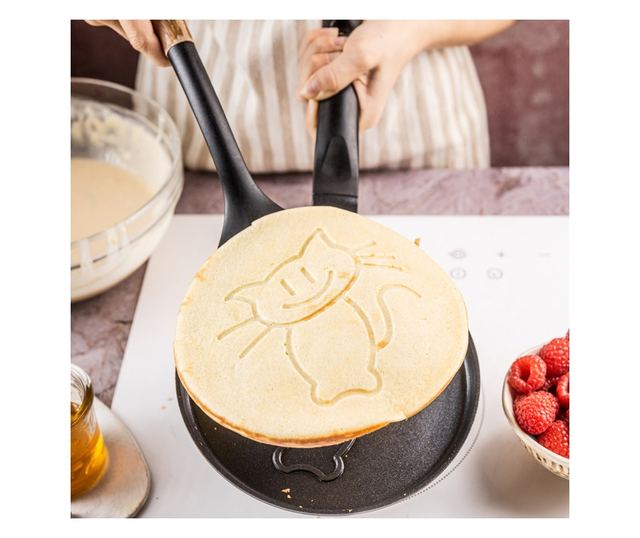 Klausberg KB 7973 Palacsintasütő, 18 cm, Dombornyomott Alj Kitten Mintával, Tapadásmentes Bevonattal, PFOA-mentes, Indukciós, Fe