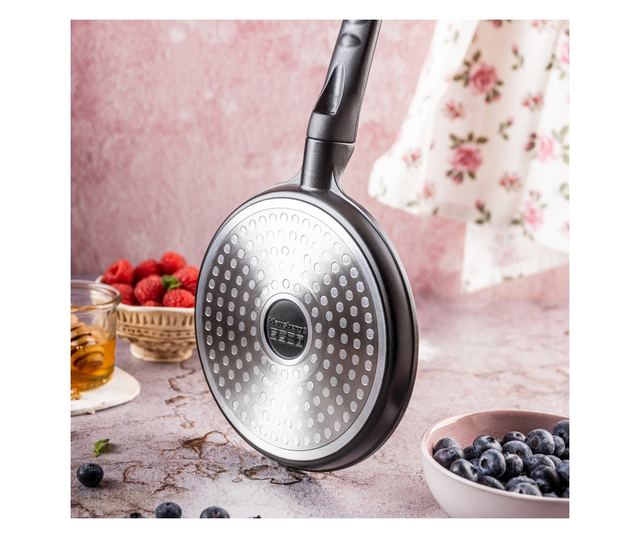 Klausberg KB 7973 Palacsintasütő, 18 cm, Dombornyomott Alj Kitten Mintával, Tapadásmentes Bevonattal, PFOA-mentes, Indukciós, Fe